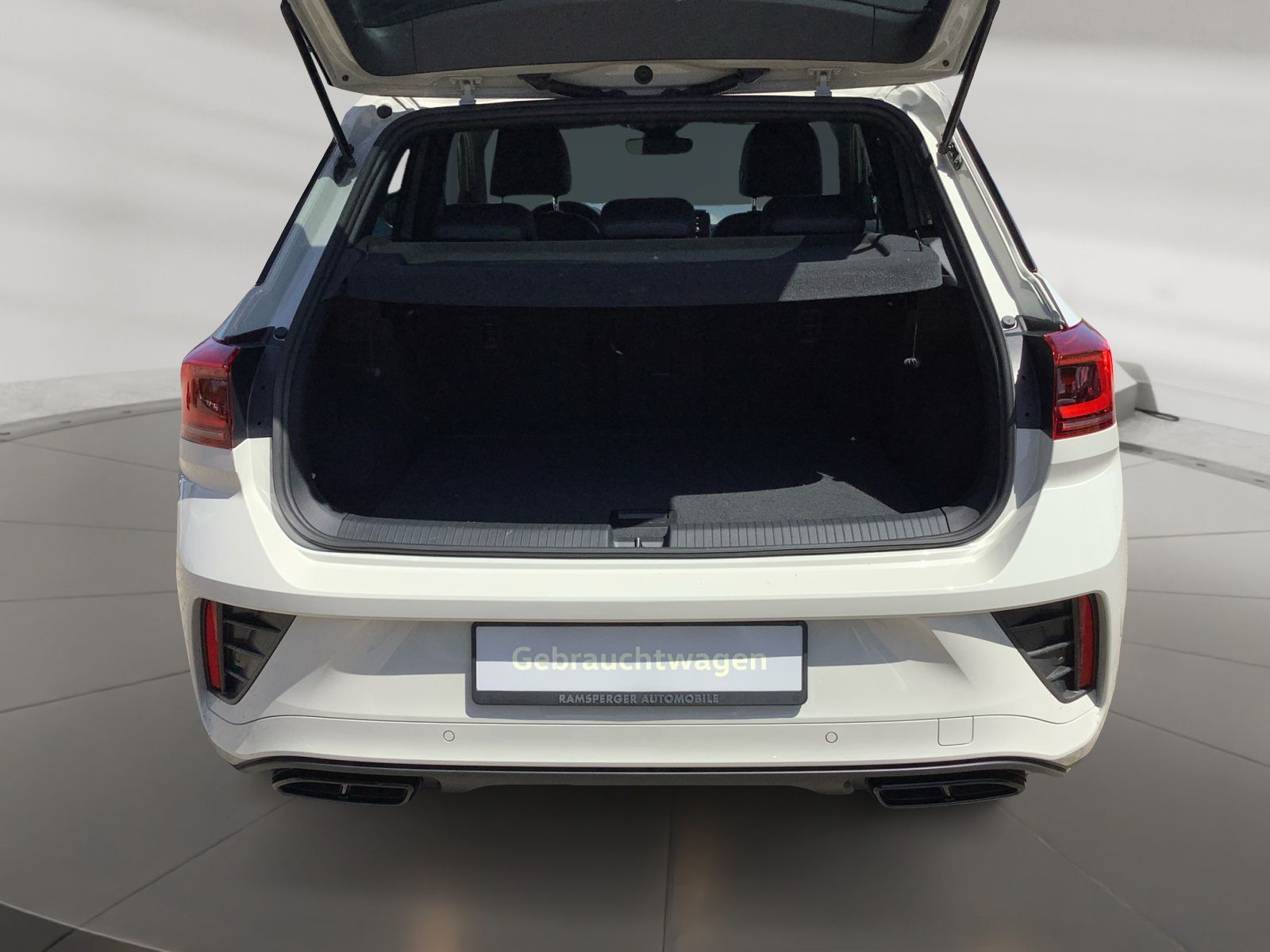 Volkswagen T-Roc 1.5 TSI DSG R-Line - Samsaru's Car Outlet