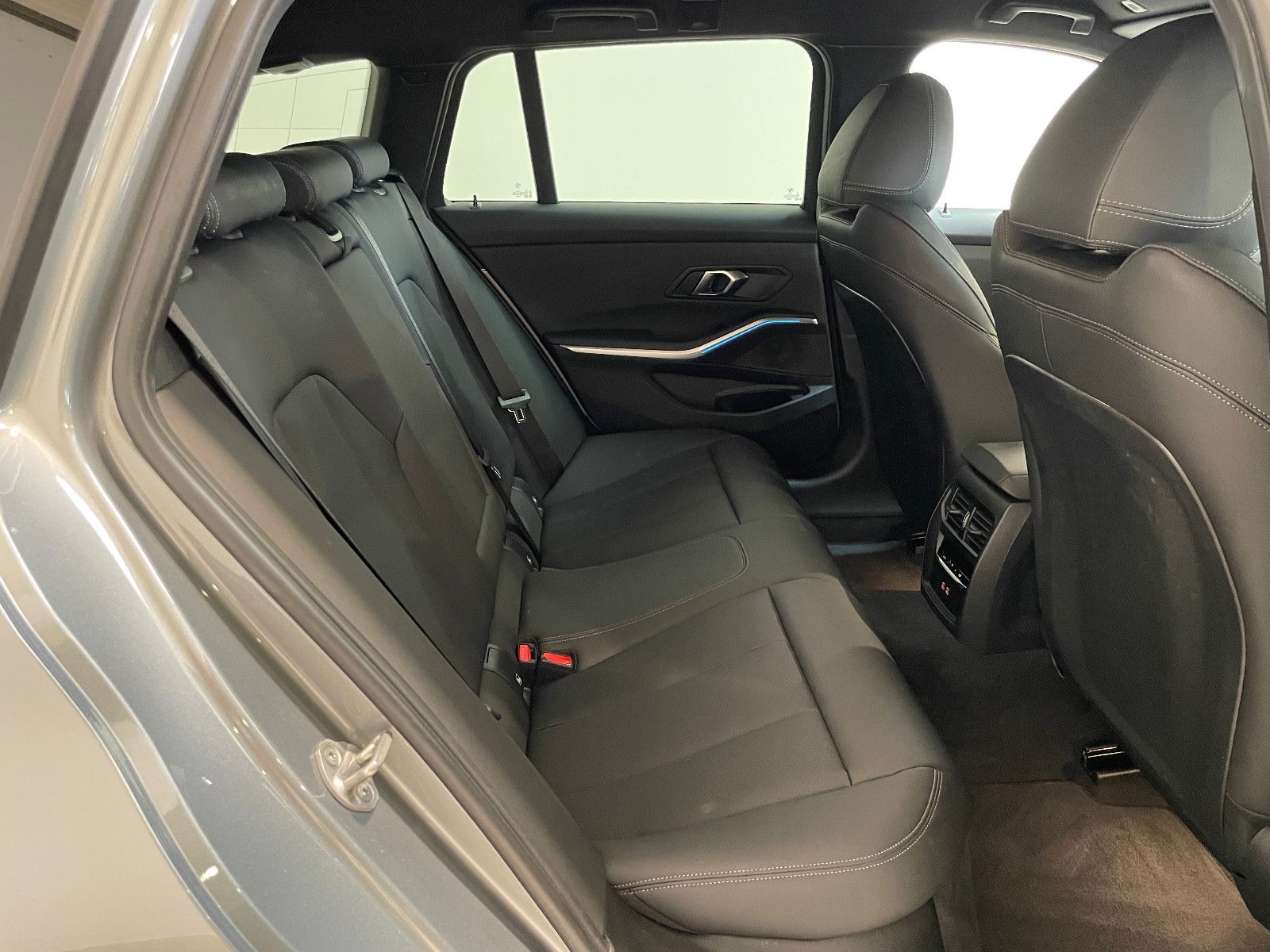BMW 320d xDrive M Sport M Paket - Samsaru's Car Outlet
