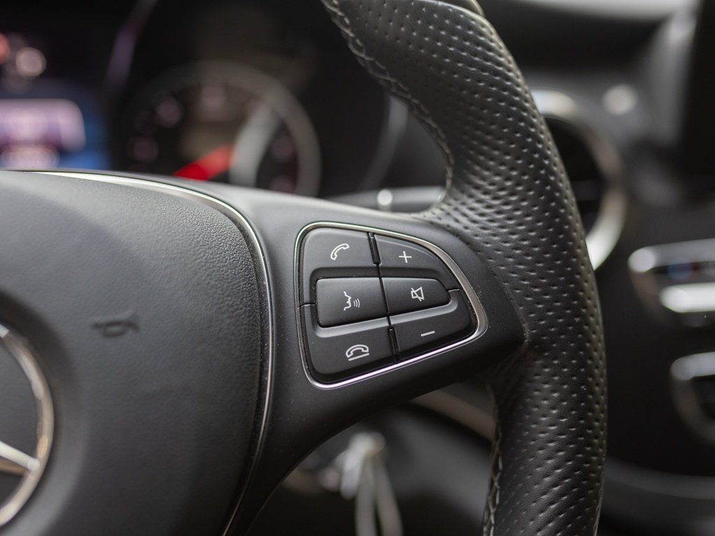 Mercedes-Benz V 220 d 4M Edition - Samsaru's Car Outlet