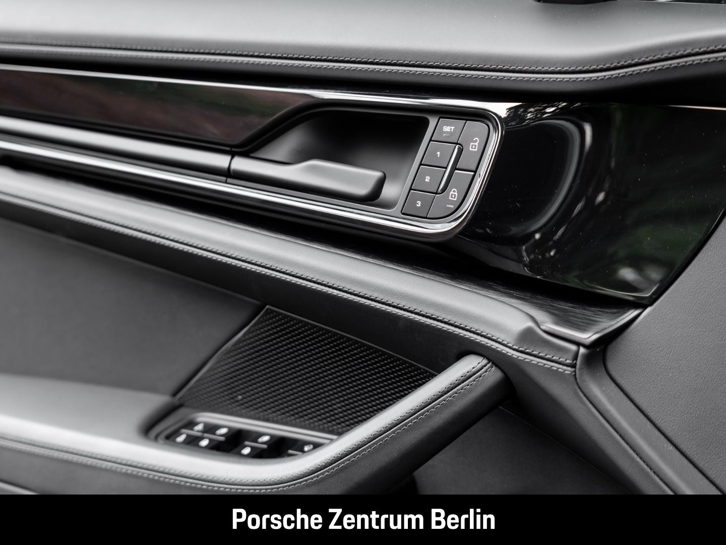 Porsche Panamera GTS Surround-View InnoDrive LED-Matrix