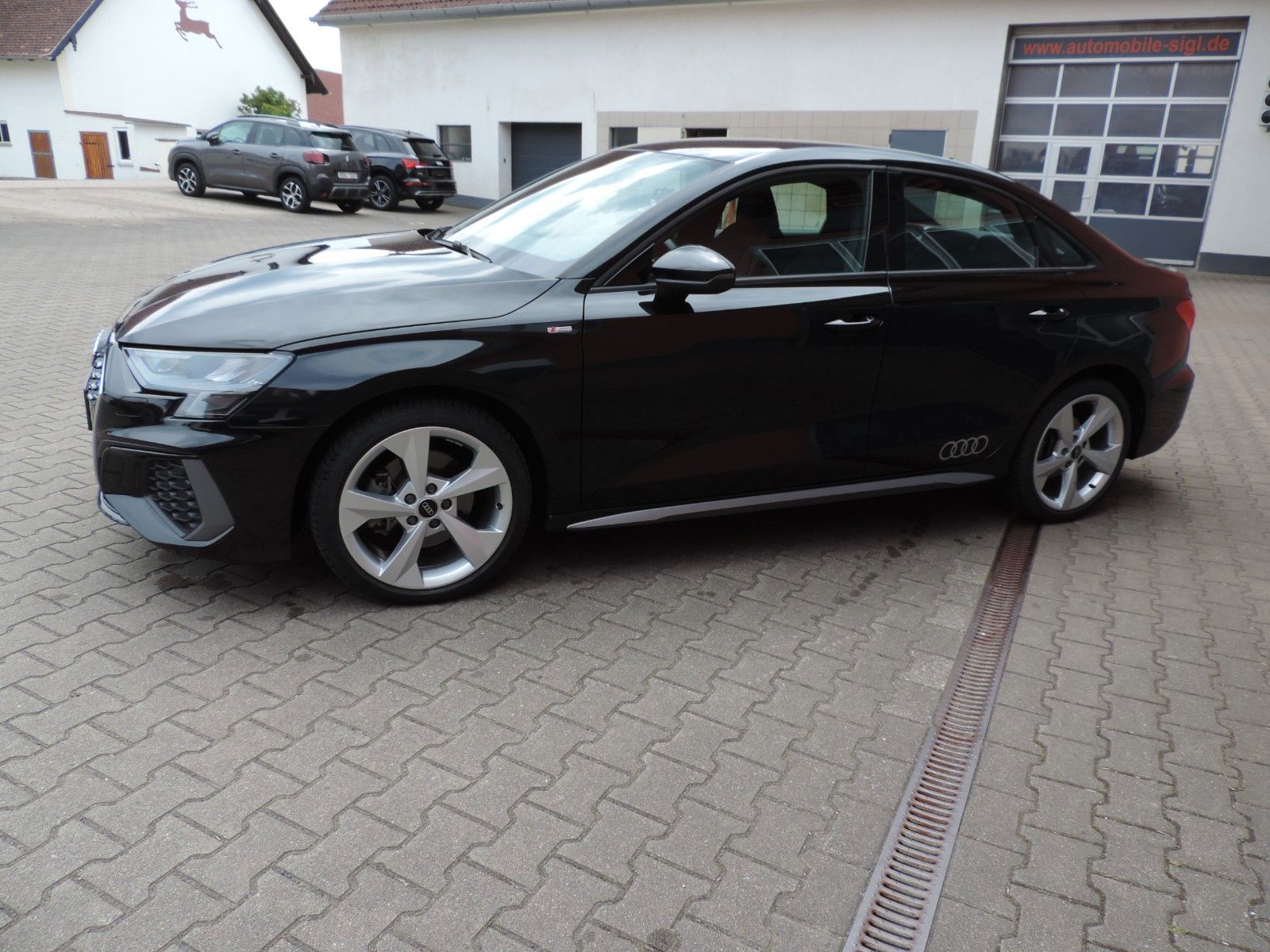 Audi A3 Limousine 40 TFSI quattro S line - Samsaru's Car Outlet