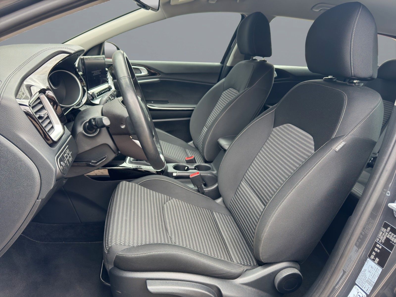 Kia cee'd / Ceed Vision - Samsaru's Car Outlet