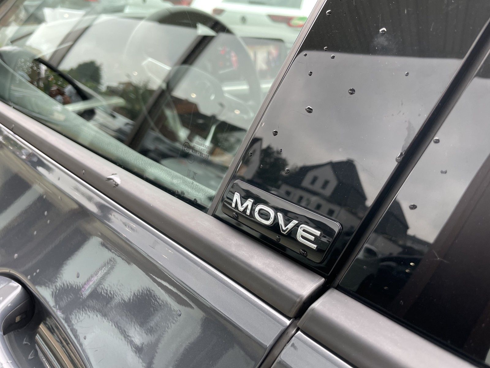 Volkswagen Golf VIII Move eTSI - Samsaru's Car Outlet