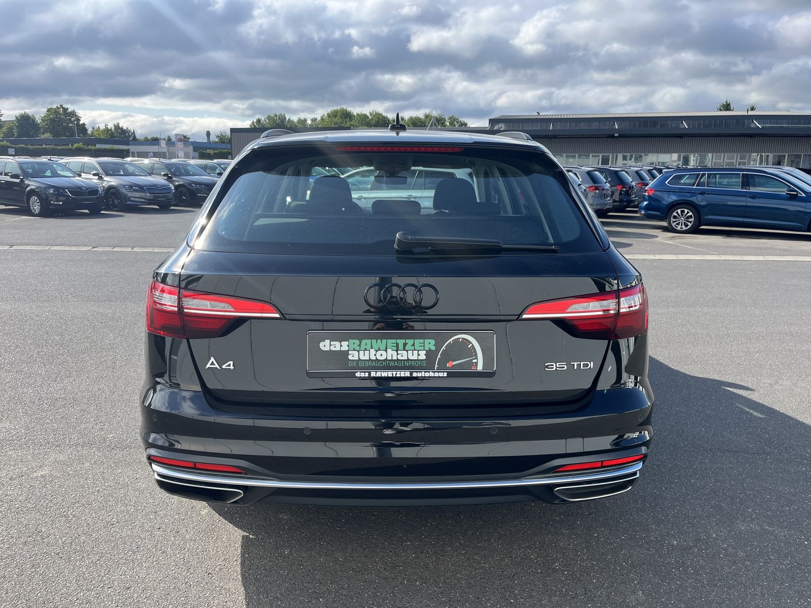 Audi A4 Avant 35 TDI S tronic advanced Blackline - Samsaru's Car Outlet