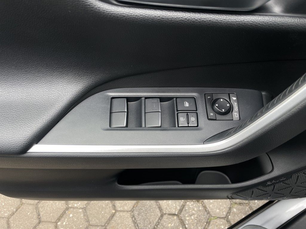 Toyota RAV 4 2.5 Hybrid Team - Samsaru's Car Outlet