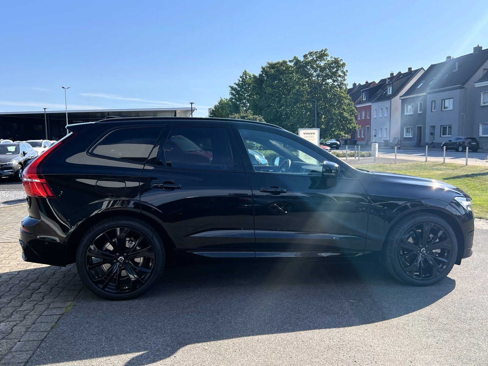 Volvo XC60 T6 Ultra Black Edition LUFT|B&W|AHK|