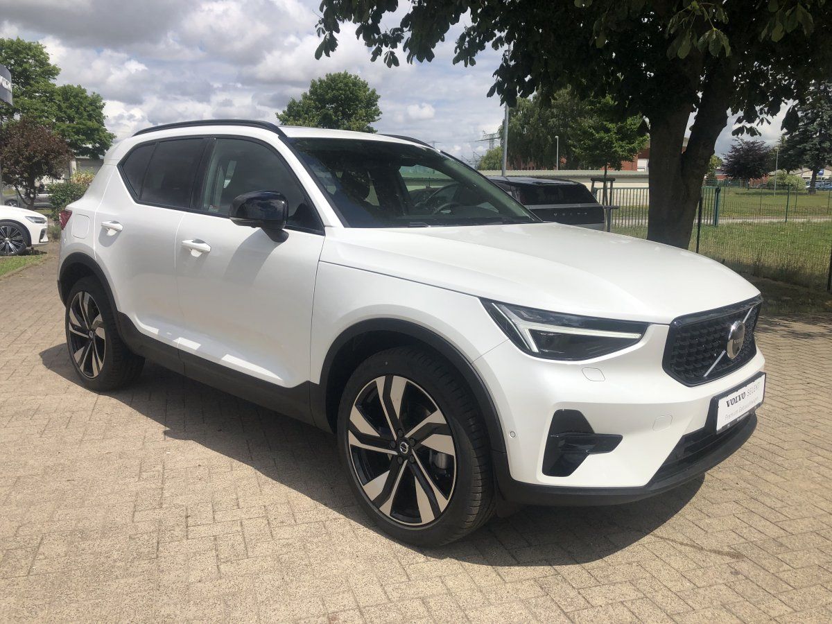 Volvo XC40 B4 Plus Dark - Samsaru's Car Outlet
