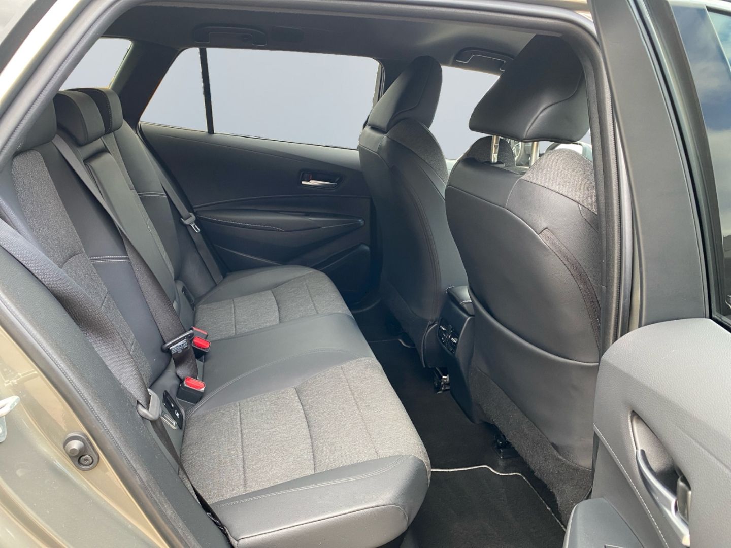 Toyota Corolla 1.8 Hybrid TS Team D *Navi*LED*CarPlay*