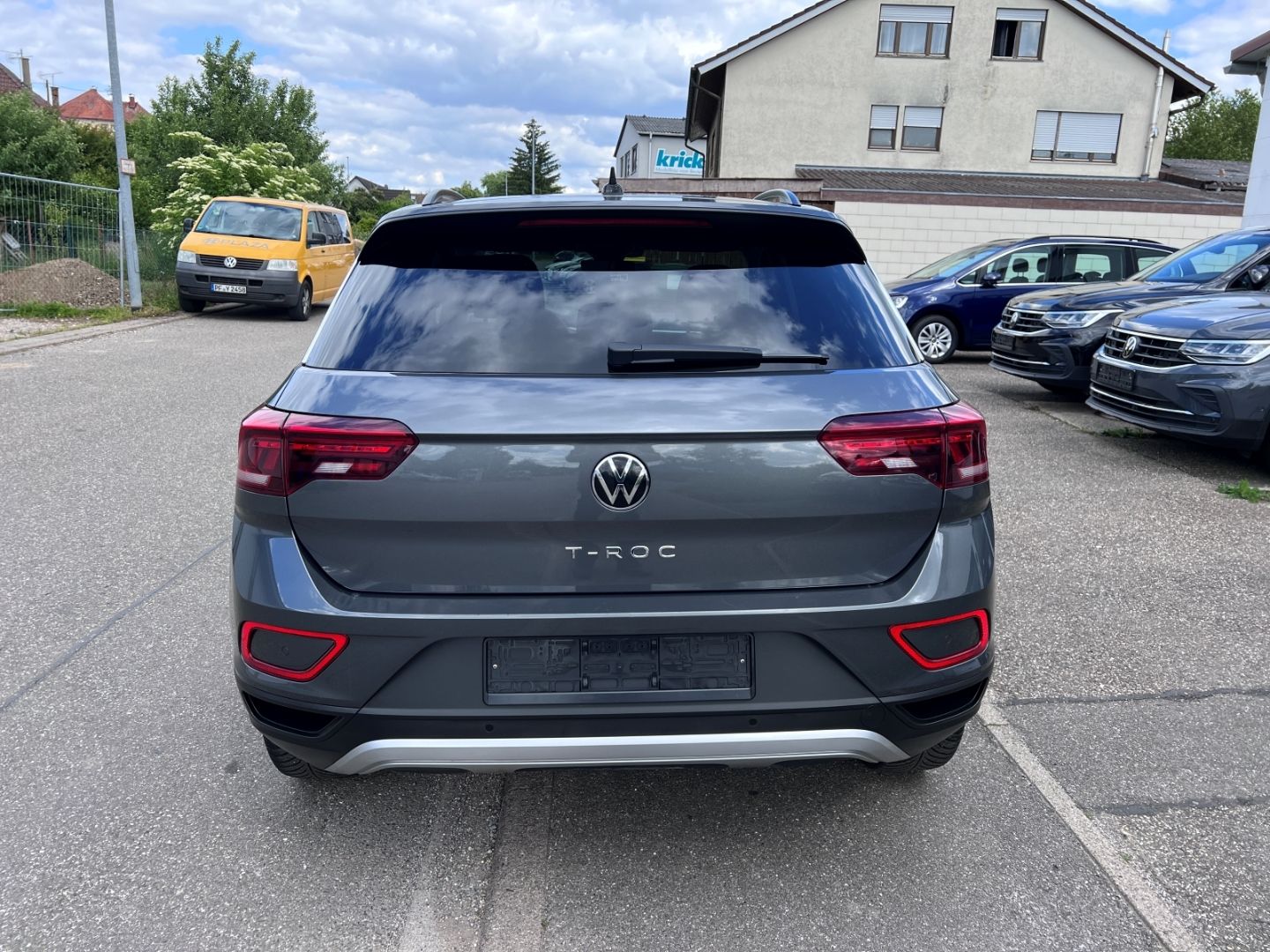 Volkswagen T-Roc 1.0TSI Life - Samsaru's Car Outlet