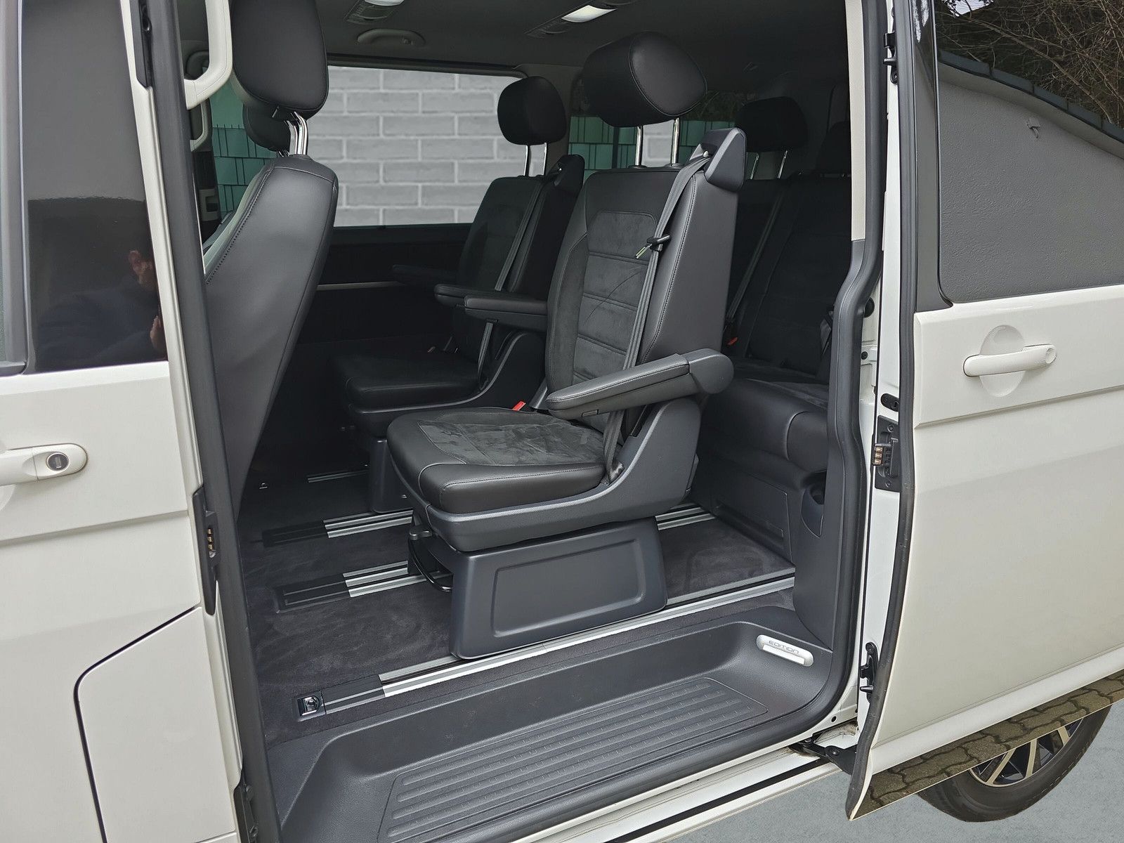 Volkswagen T6 Multivan Edition - Samsaru's Car Outlet