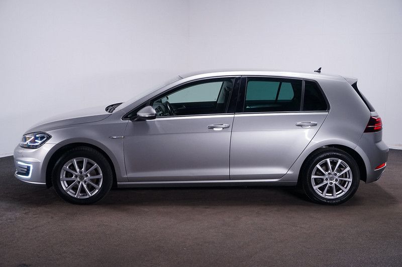 Volkswagen Golf 36 kWh Elektro - Samsaru's Car Outlet