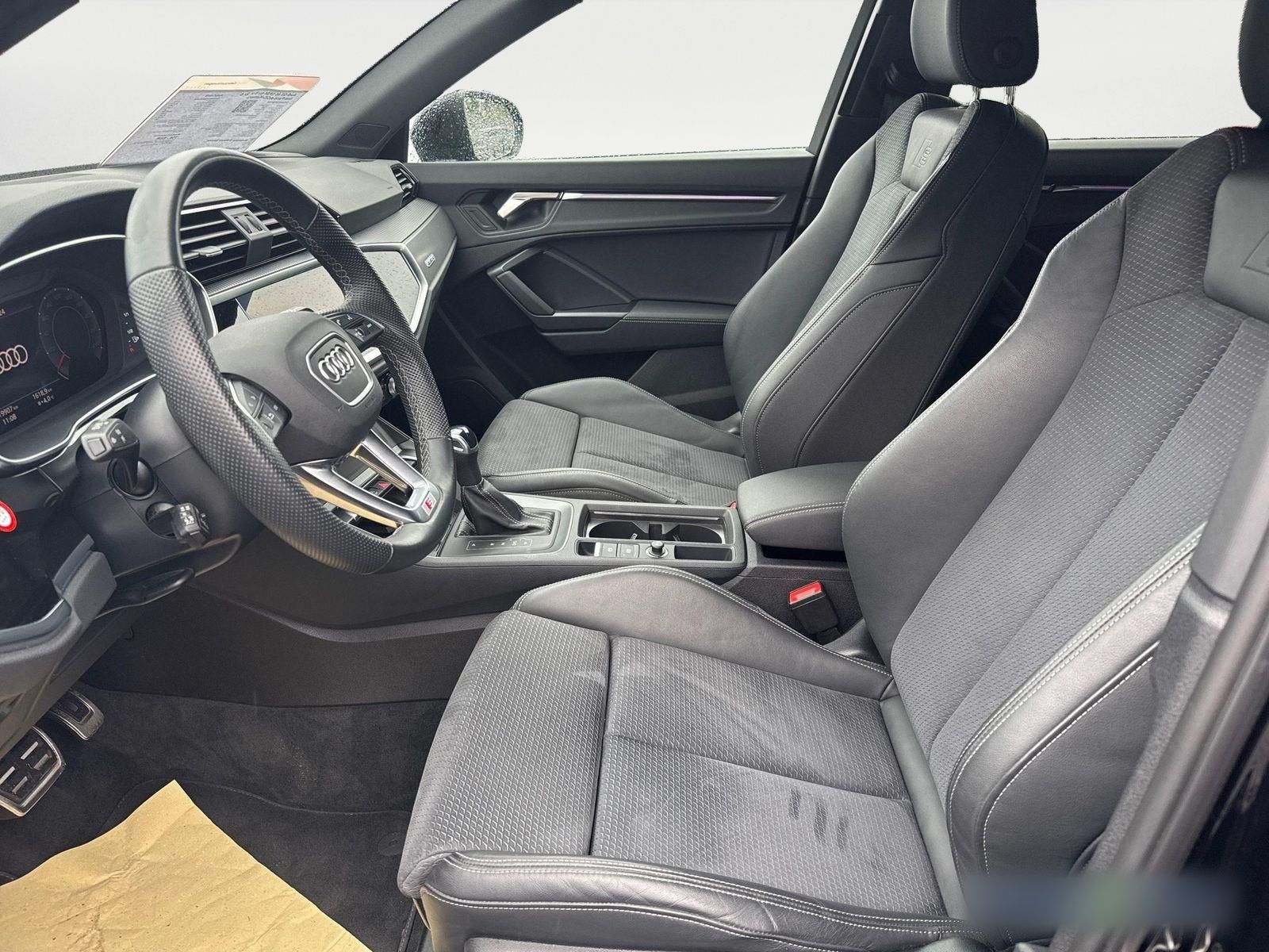 Audi Q3 45 TFSI qu S line - Samsaru's Car Outlet