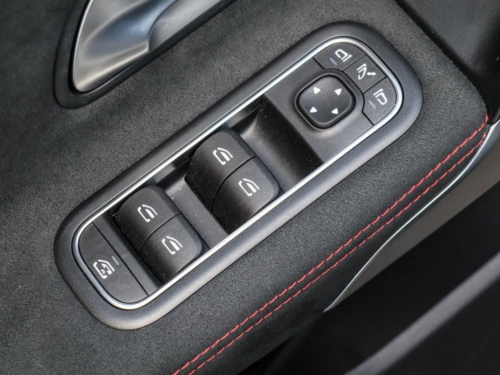 Mercedes-Benz CLA 35 AMG 4M - Samsaru's Car Outlet
