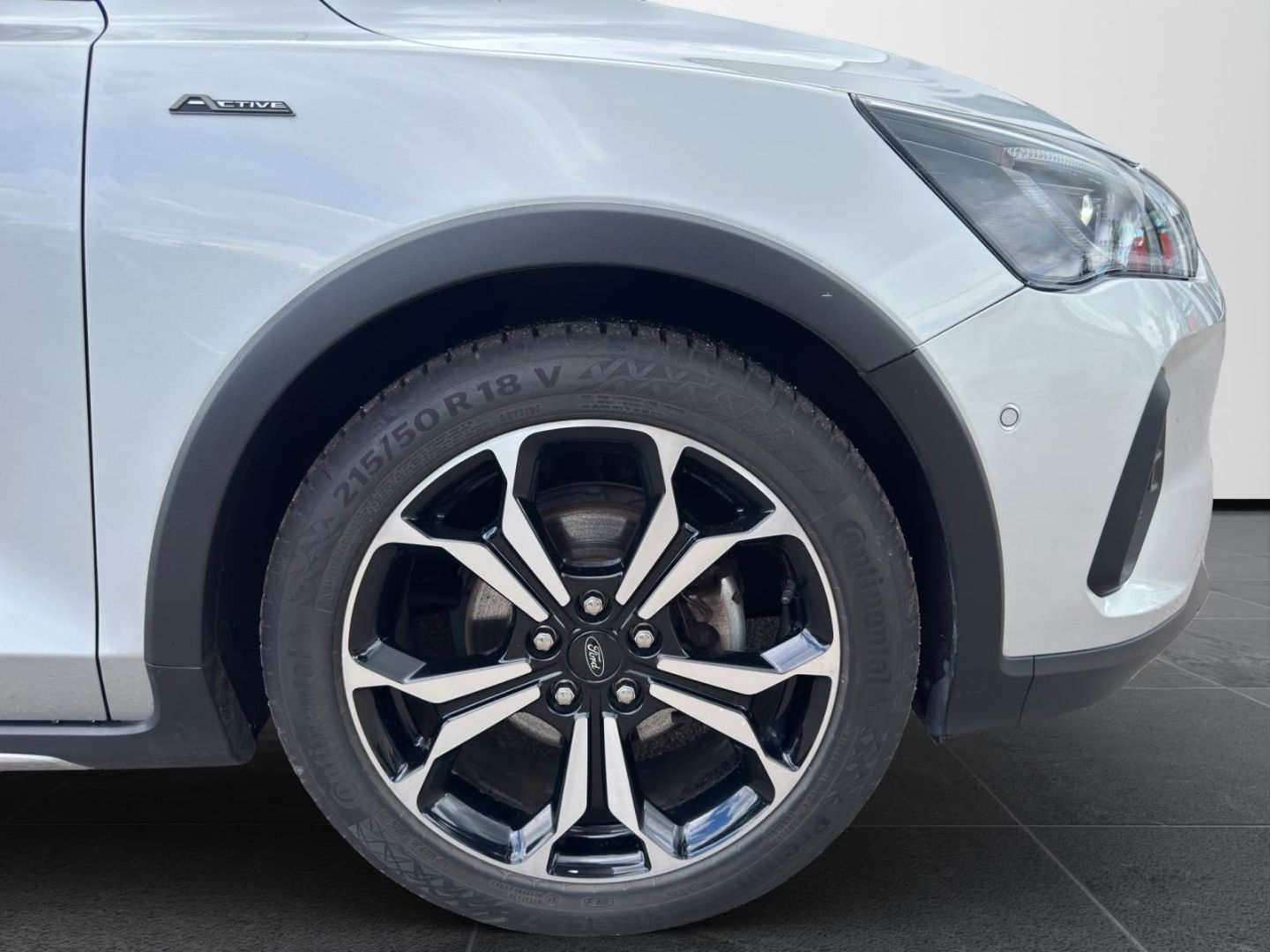 Ford Focus Turnier Active X Automaik ACC City Stop HU