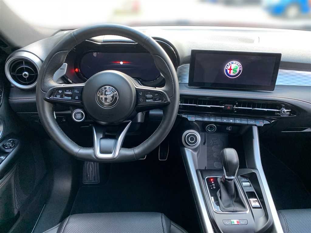 Alfa Romeo Tonale 1.5 T AT Veloce LED PDC Kamera Leder Navi