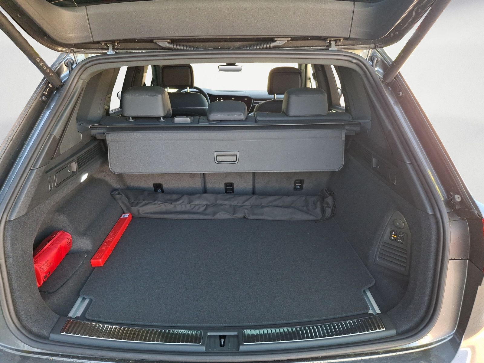 Volkswagen Touareg 3.0 V6 TDI 4Motion R-Line #AHK #Standhzg