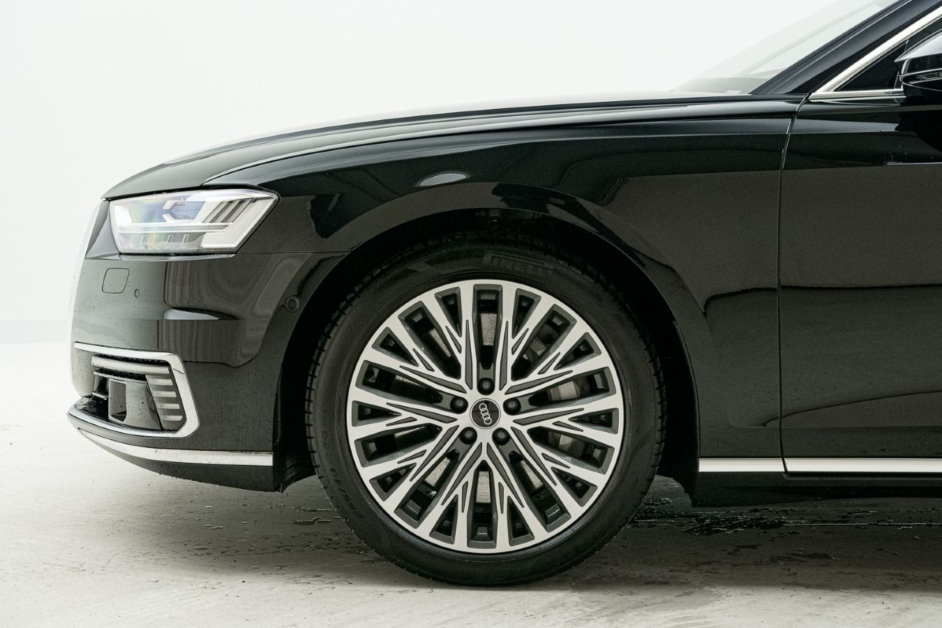 Audi A8 L 60 TFSI e quattro - Samsaru's Car Outlet