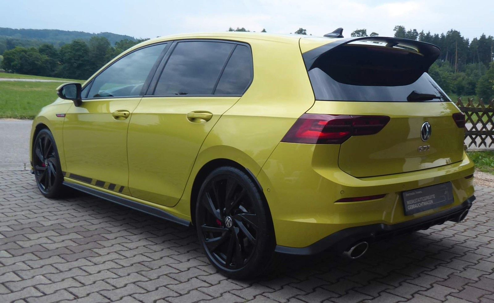 Volkswagen Golf VIII GTI Clubsport - Samsaru's Car Outlet