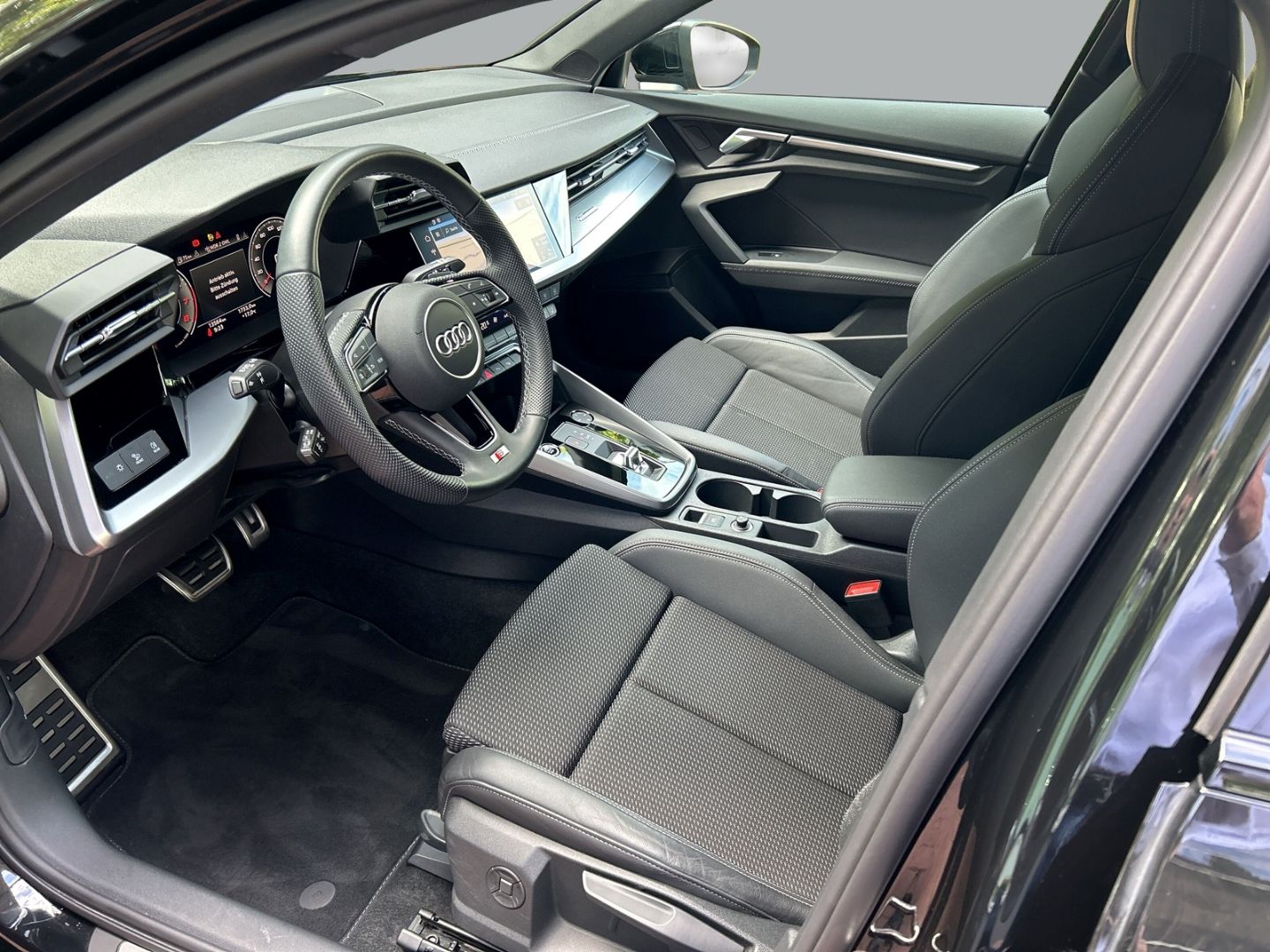 Audi A3 Sportback 35 TFSI S-tronic S-LINE - Samsaru's Car Outlet