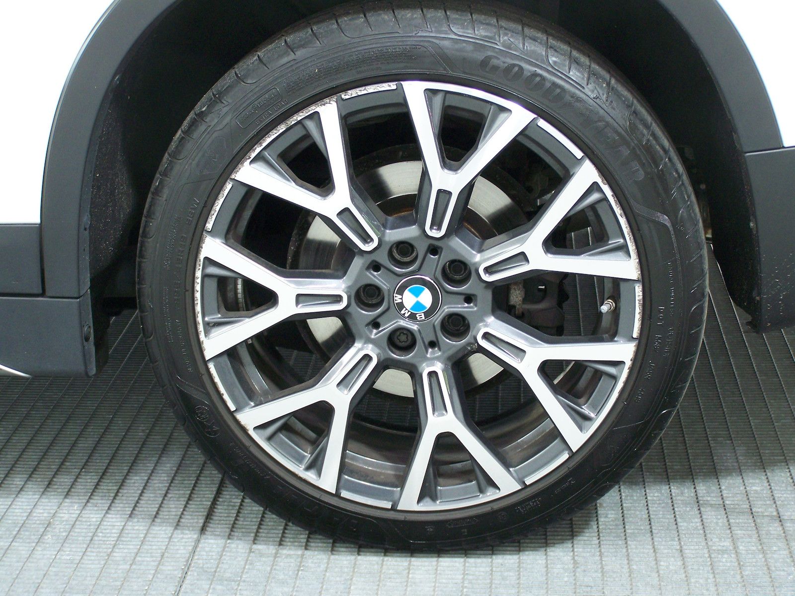 BMW X1 xDrive 20 d xLine - Samsaru's Car Outlet