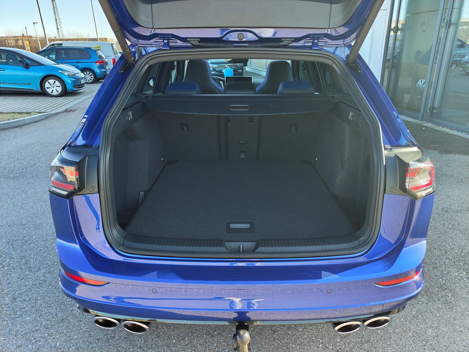 Volkswagen Golf R Variant 2.0 TSI 333 PS 4M/AHK/DCC/ASG2030
