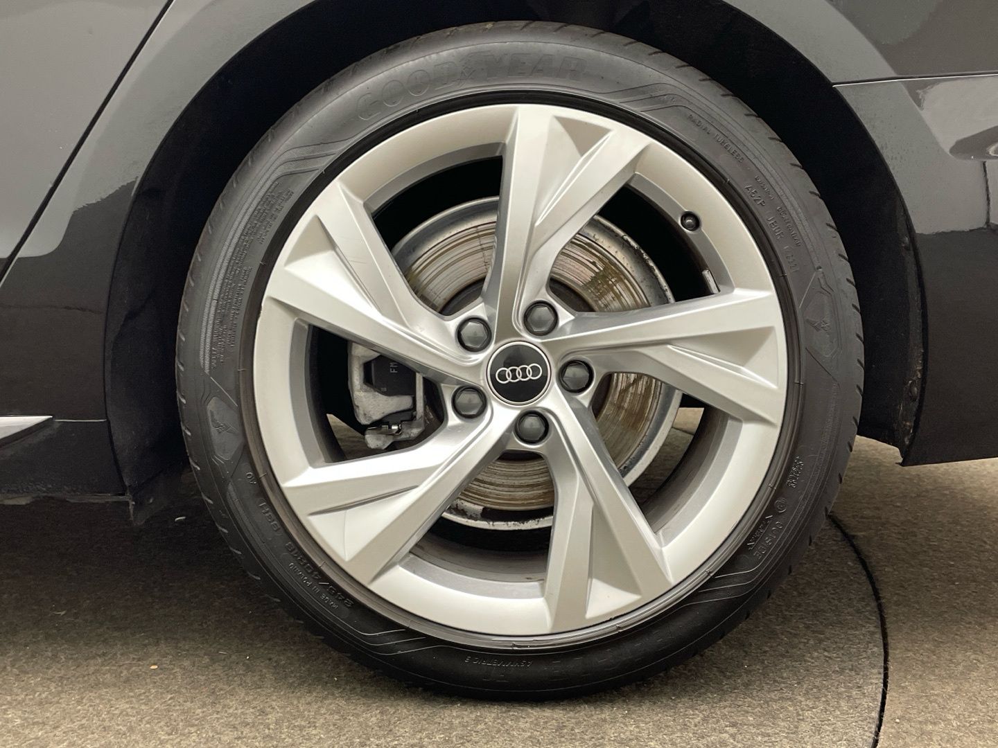 Audi A4 Avant 35 TFSI S line - Samsaru's Car Outlet
