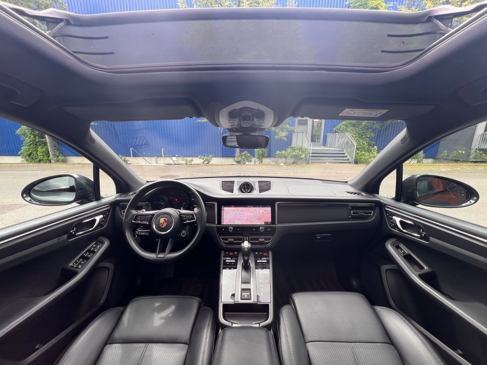 Porsche Macan III Exclusive - Samsaru's Car Outlet