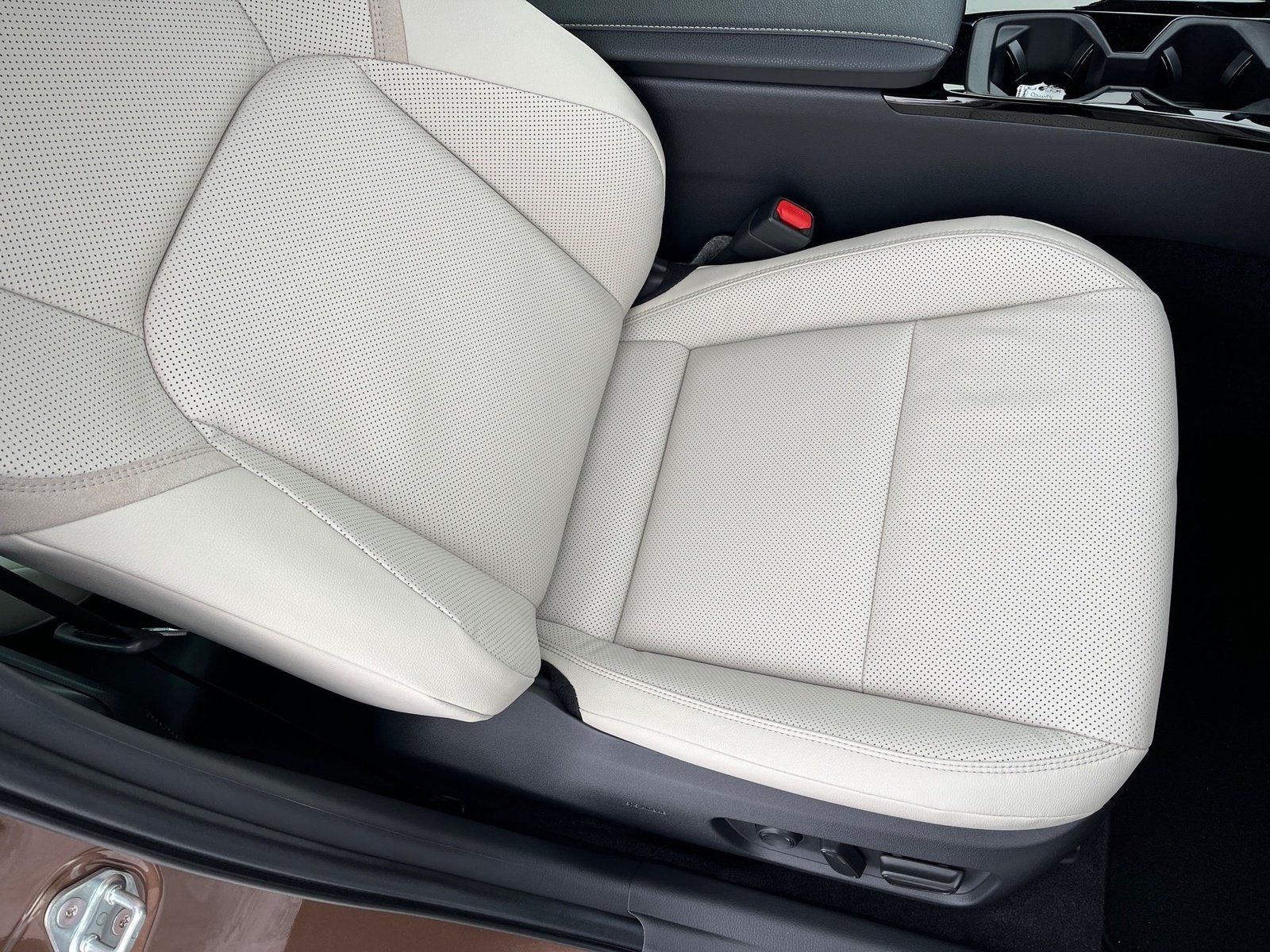 Toyota Camry 2.5 Hybrid Executive Navi+Kamera+LED+Winte