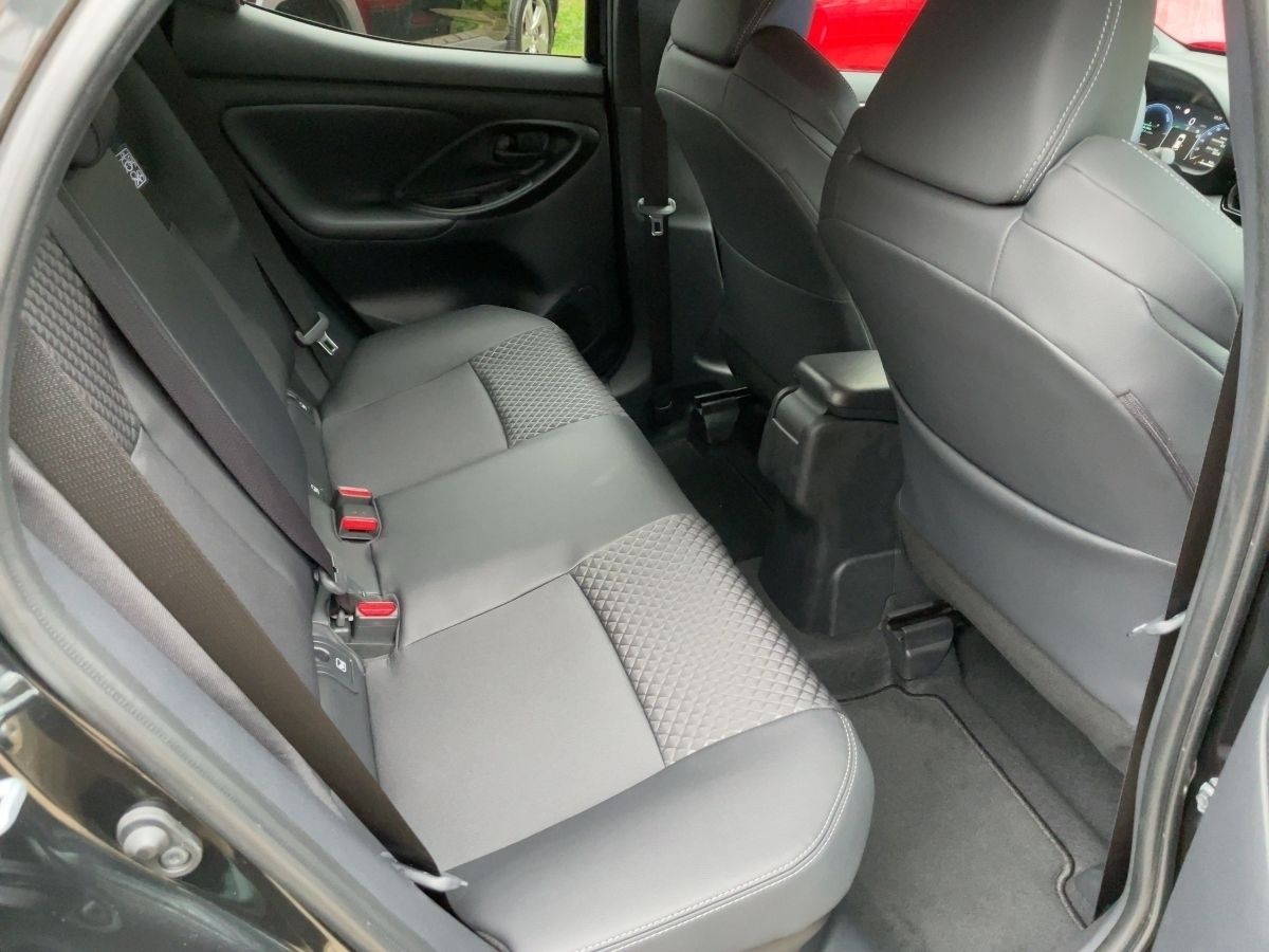 Toyota Yaris 1.5 Hybrid Style*LED+CARPLAY+PDC+KAMERA+KL