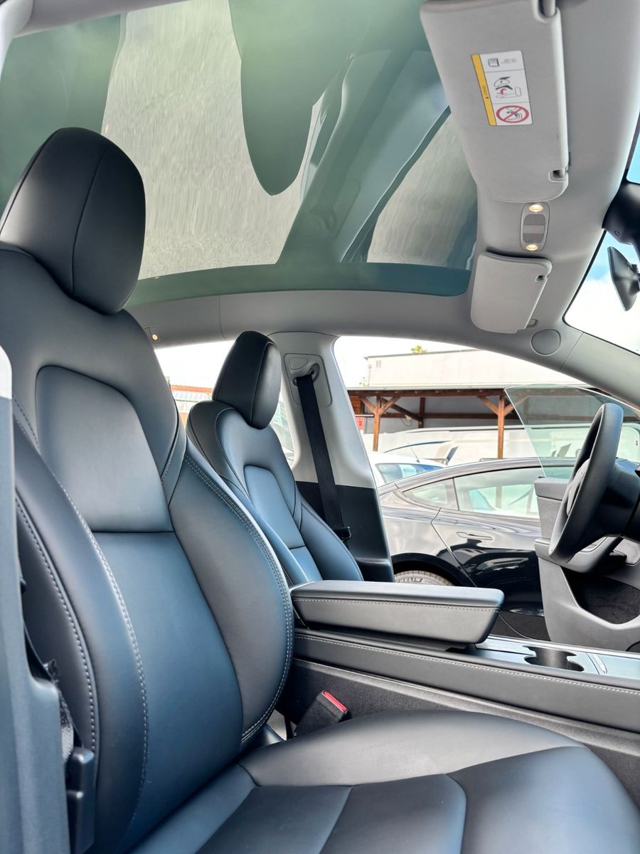 Tesla Model Y Basis RWD # black # AHK # MWST.