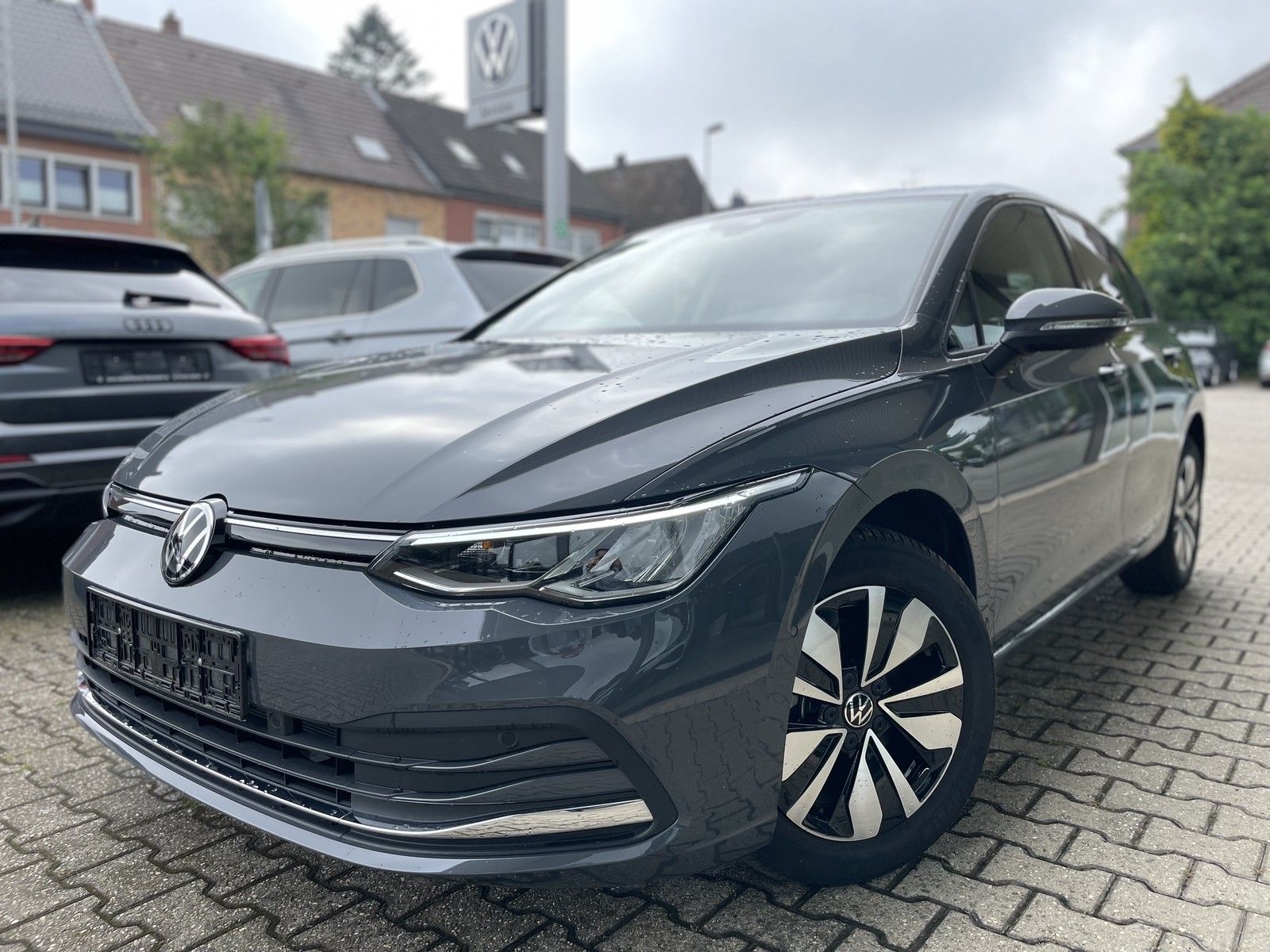 Volkswagen Golf VIII Move eTSI - Samsaru's Car Outlet