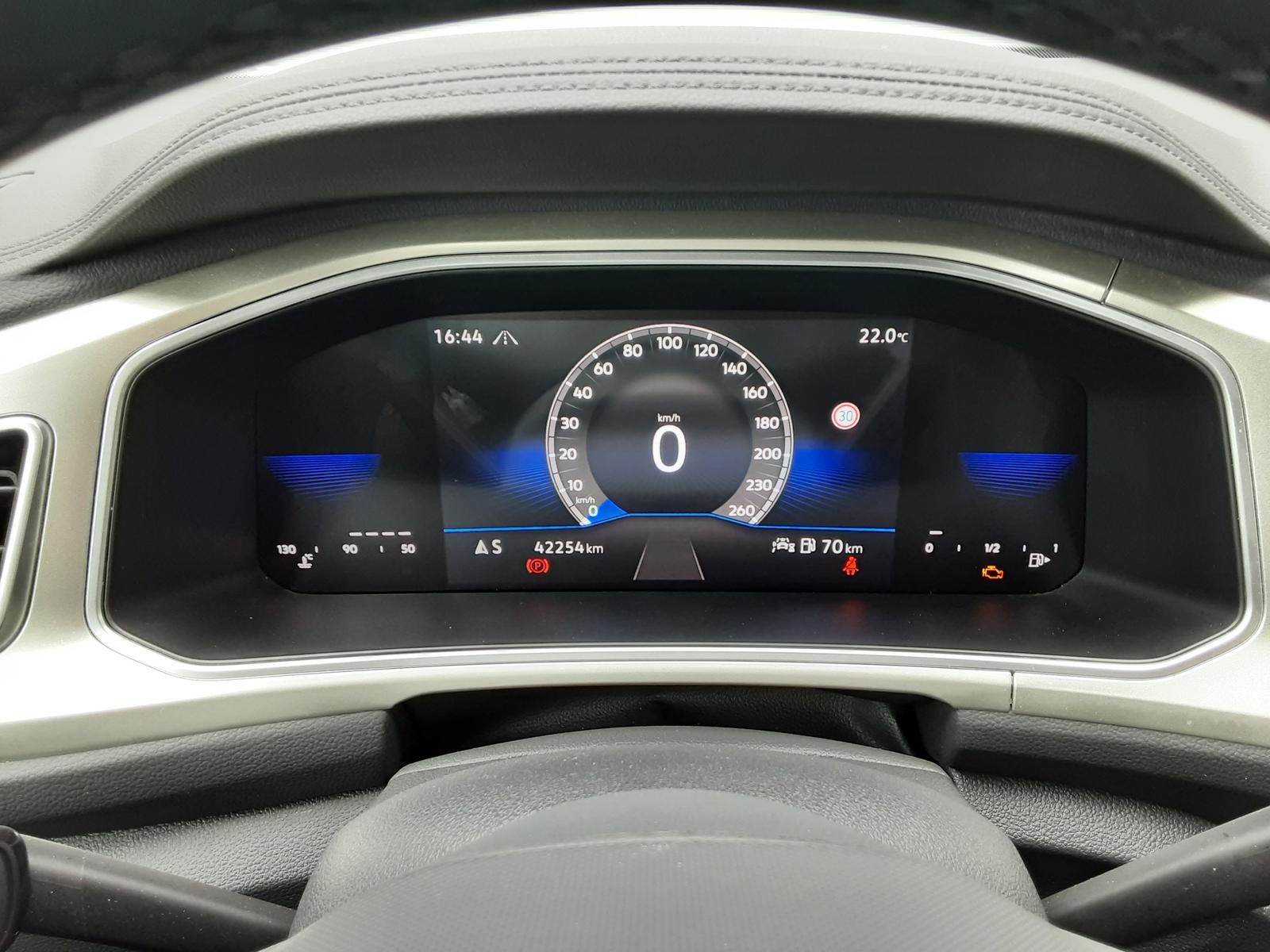 Volkswagen T-Roc Move 1.0 TSI - Samsaru's Car Outlet