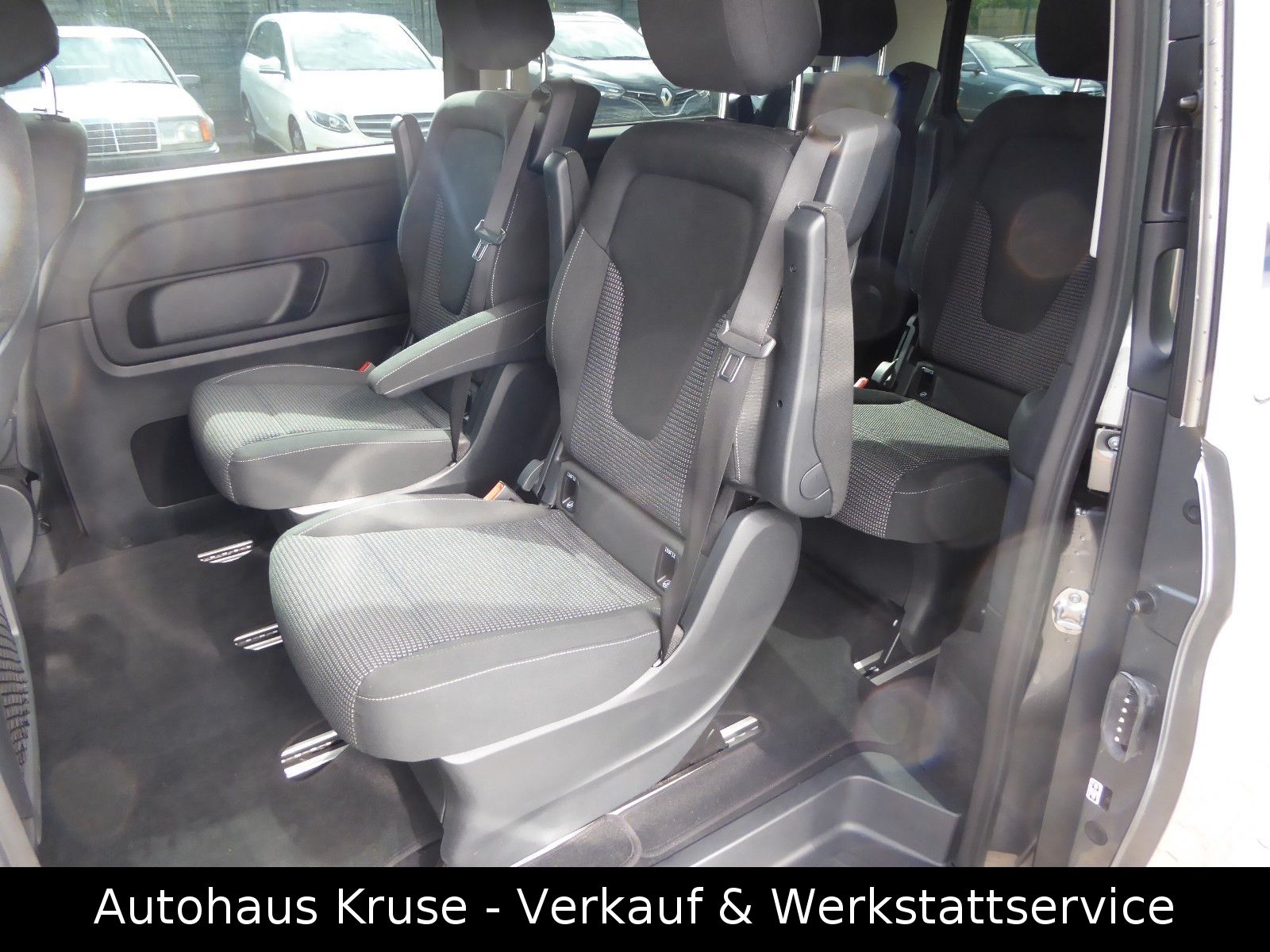 Mercedes-Benz V 220 d EDITION LANG - Samsaru's Car Outlet