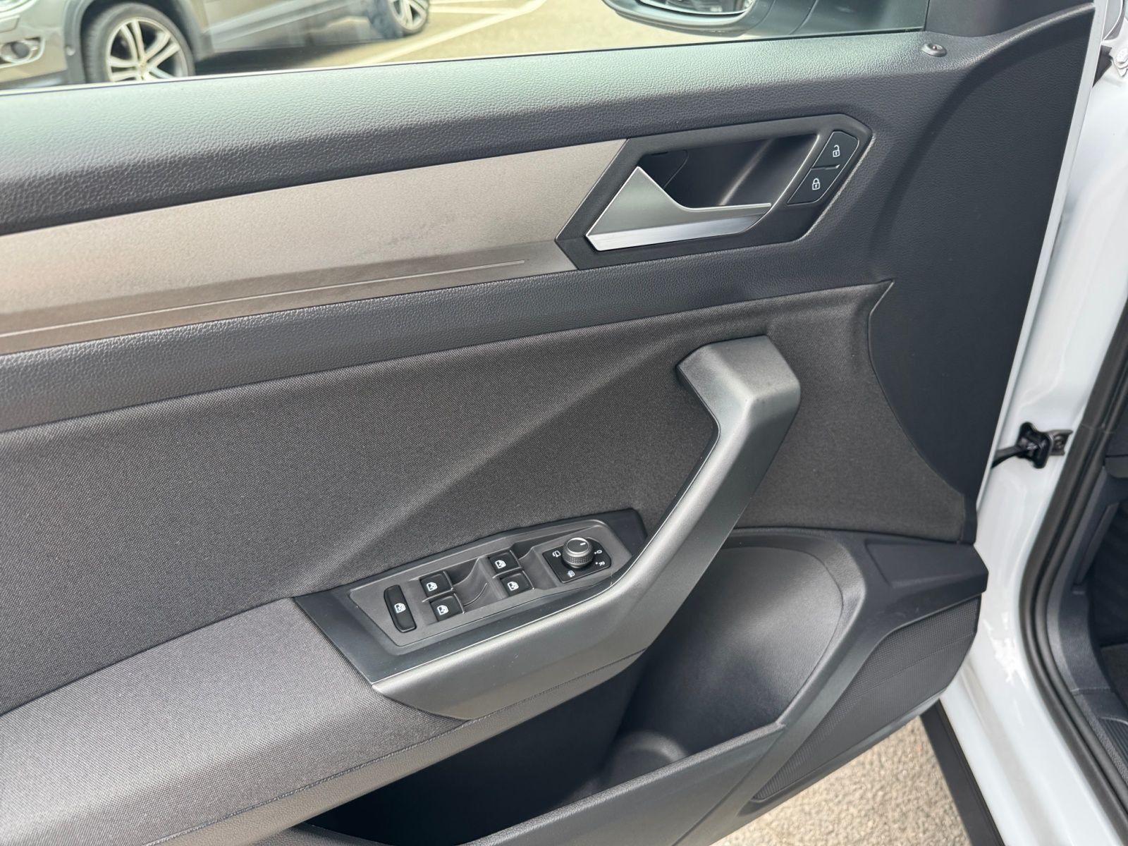 Volkswagen T-Roc Style 2.0TDI 4Motion - Samsaru's Car Outlet