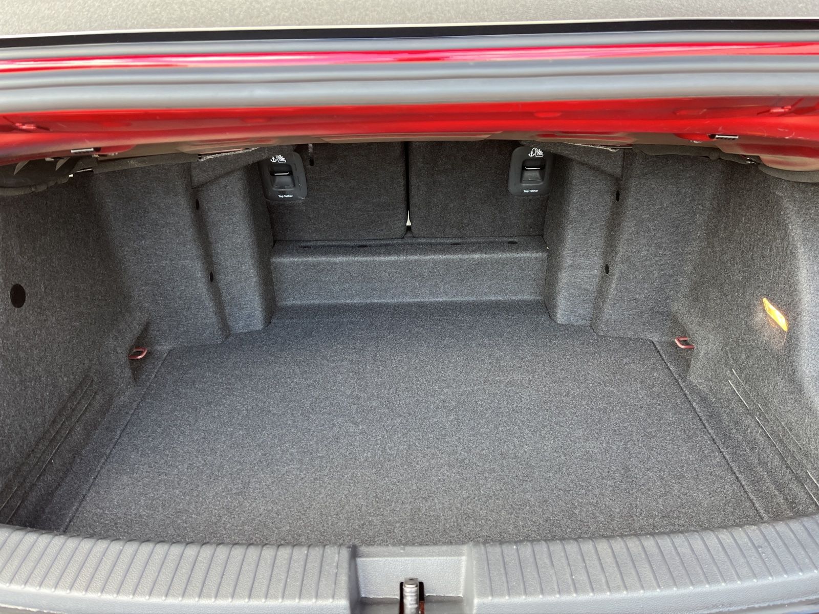 Volkswagen T-Roc 1.5 TSI DSG R-Line Black - Samsaru's Car Outlet