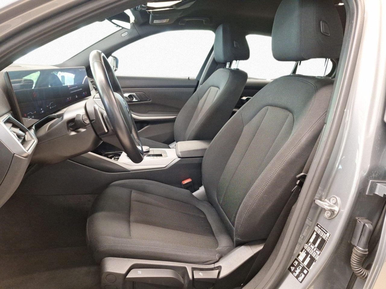 BMW 320d xDrive Limousine - Samsaru's Car Outlet