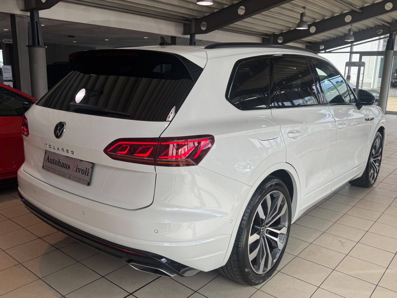 Volkswagen Touareg R-Line Pano IQ LIGHT Exterieur Black Sty