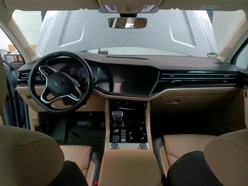 Volkswagen TOUAREG 3.0TSi e-HYBRID 4M - Samsaru's Car Outlet