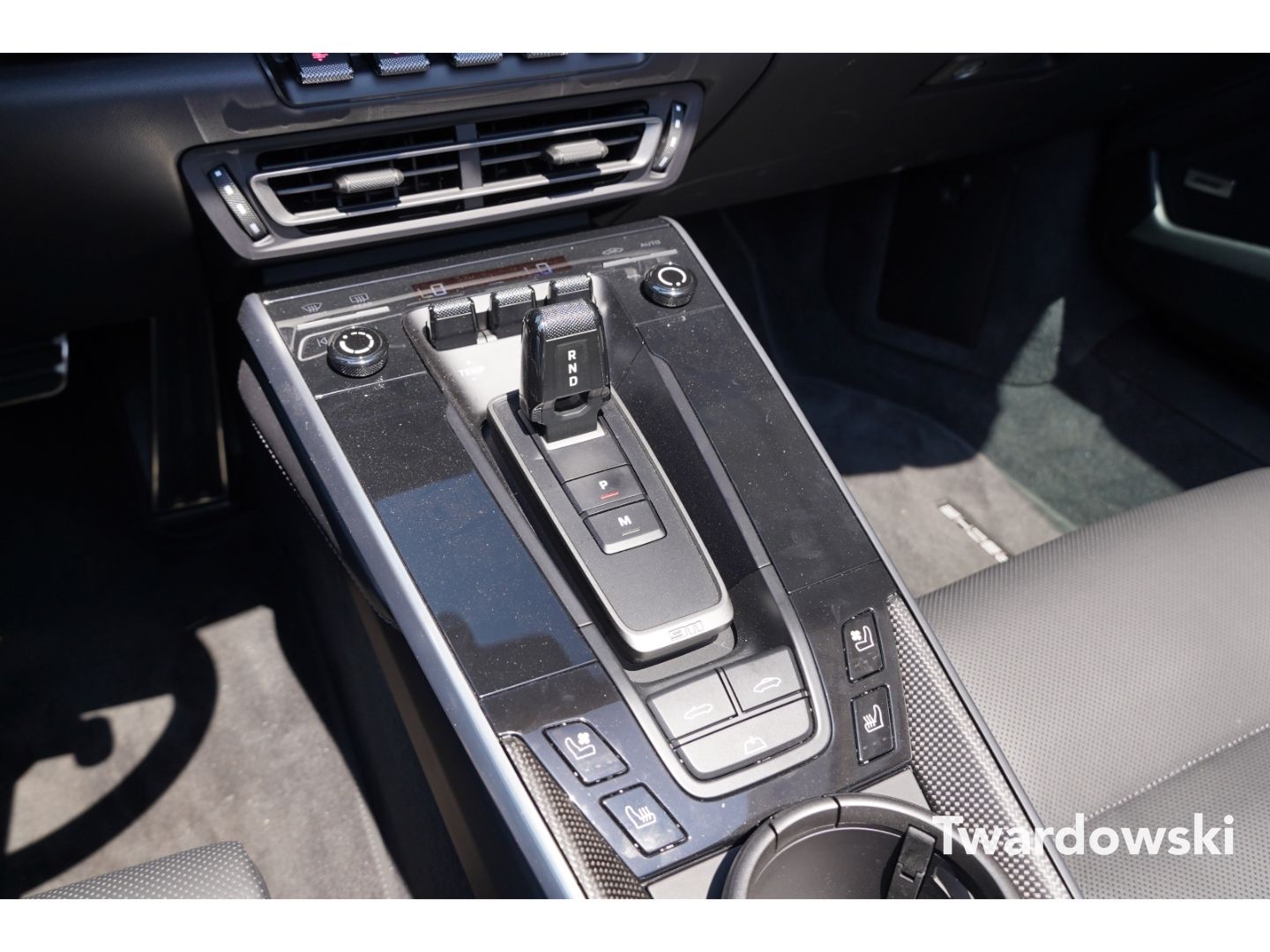Porsche 911 992 Turbo S Cabriolet APPROVED LIFT MEMO