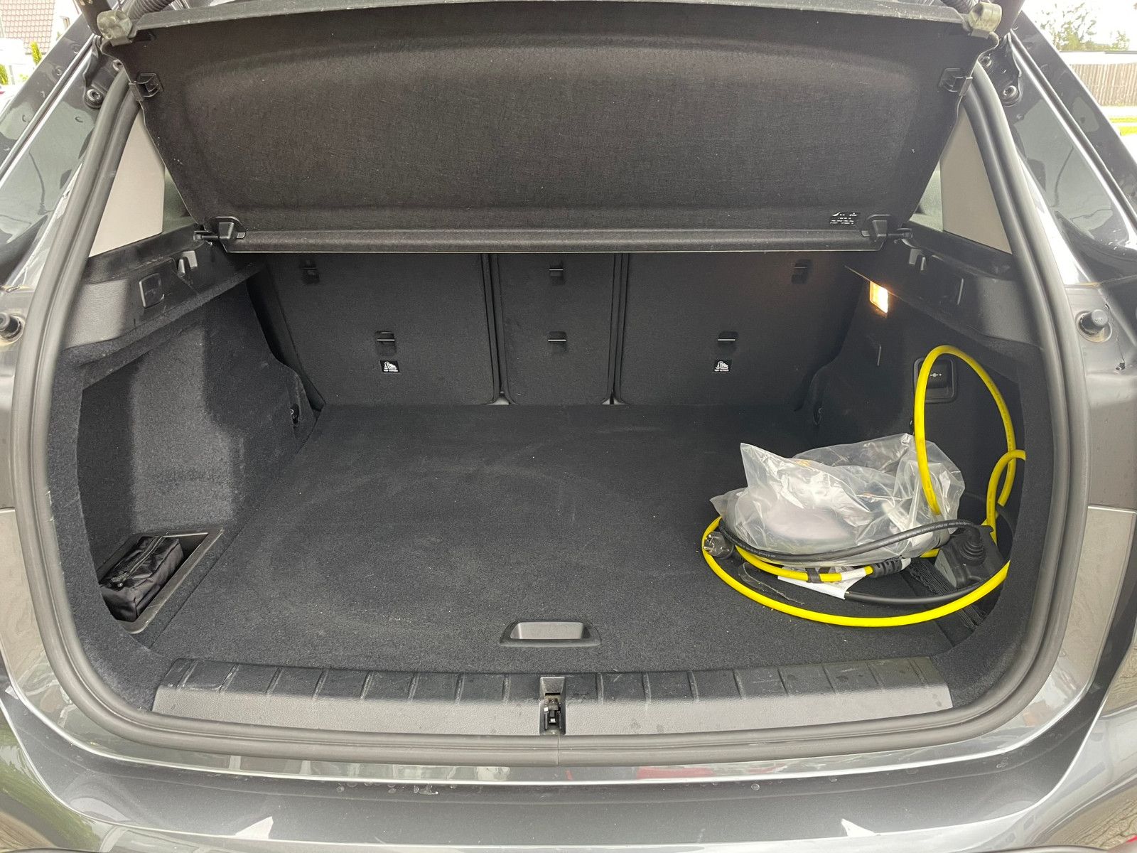 BMW X1 xDrive 25 e Advantage Automatik - Samsaru's Car Outlet