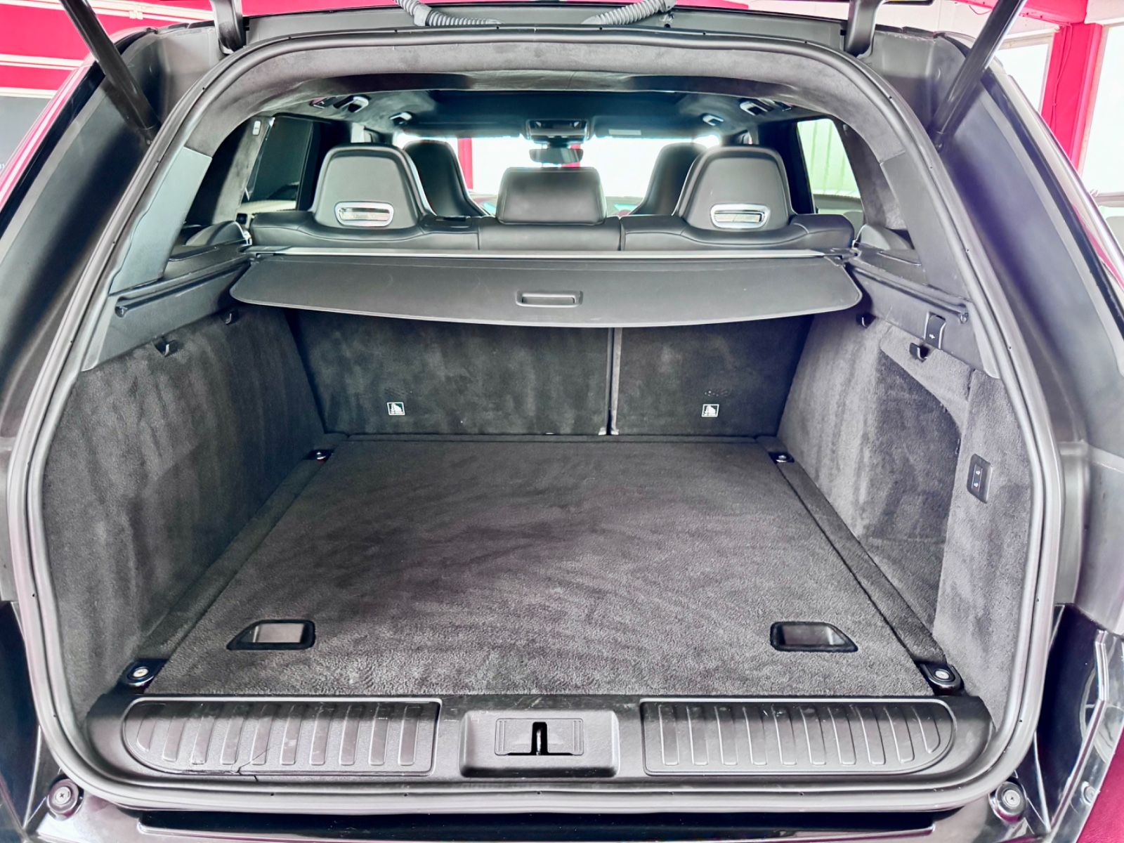 Range Rover Sport SVR - Samsaru's Car Outlet
