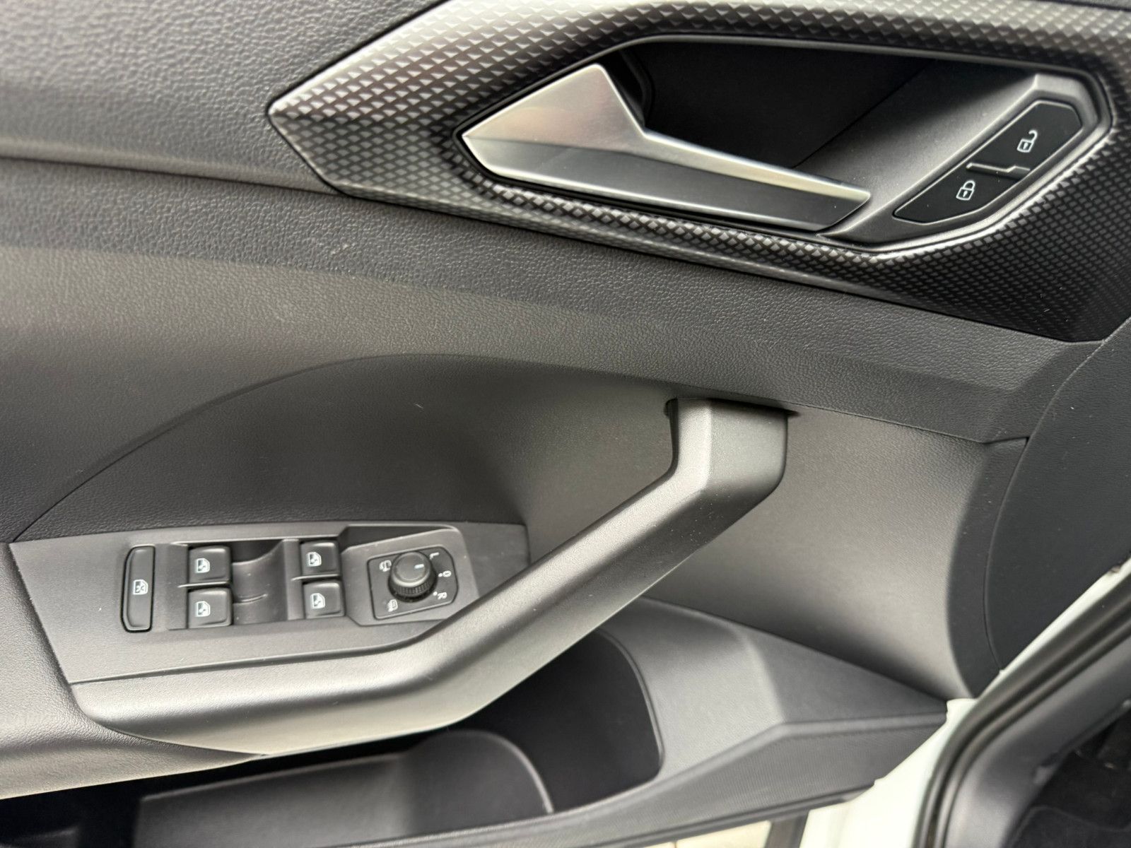 Volkswagen T-Cross Life - Samsaru's Car Outlet