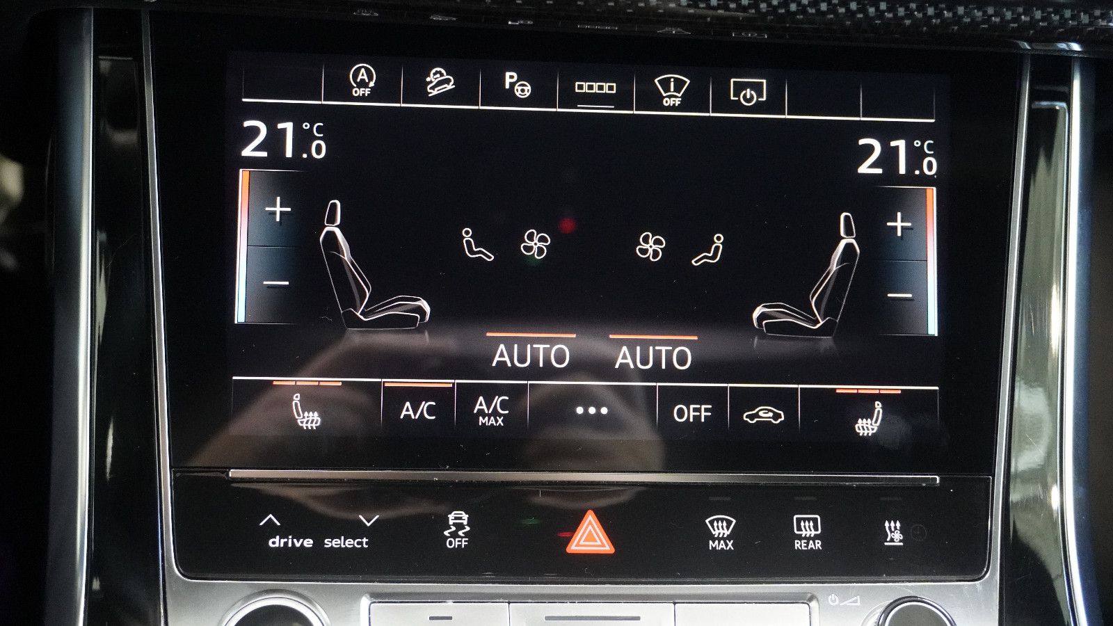 Audi Q8 50 TDI S-LINE*COMPETITION-PLUS*LUFT*CARBON*22