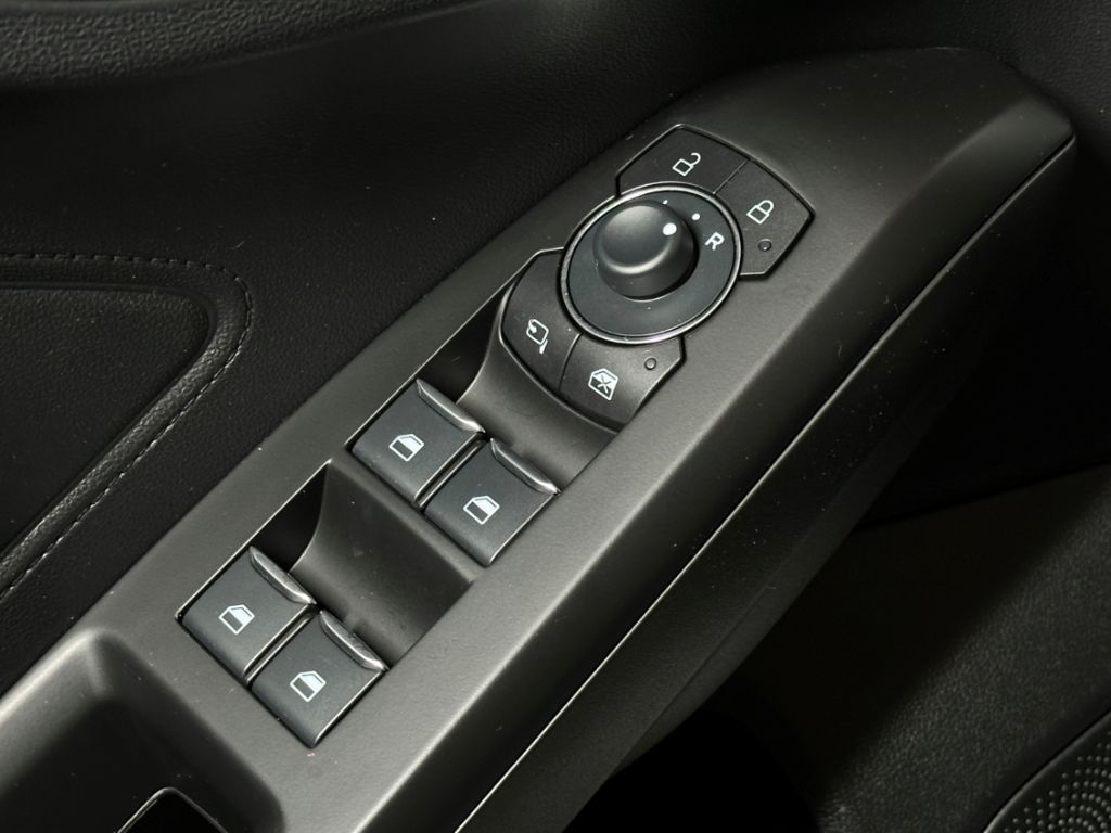 Ford Focus Titanium X+5J. Garantie*+Automatik+B&O