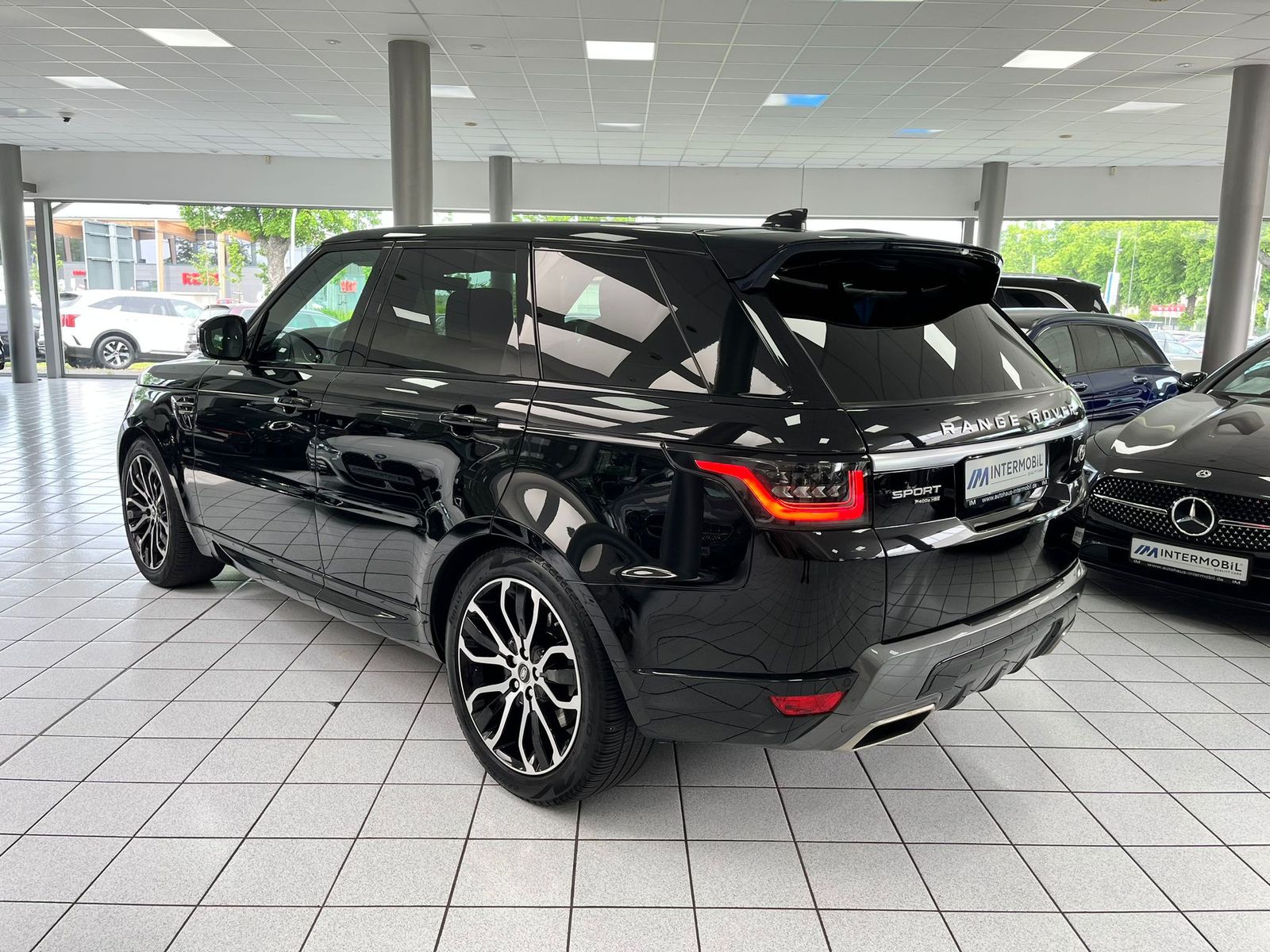 Range Rover Sport HSE P400e - Samsaru's Car Outlet