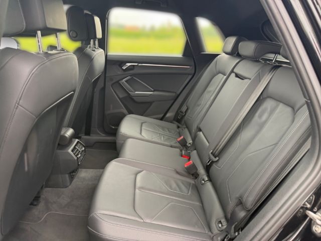 Audi Q3 40 TFSI quattro S-line - Samsaru's Car Outlet