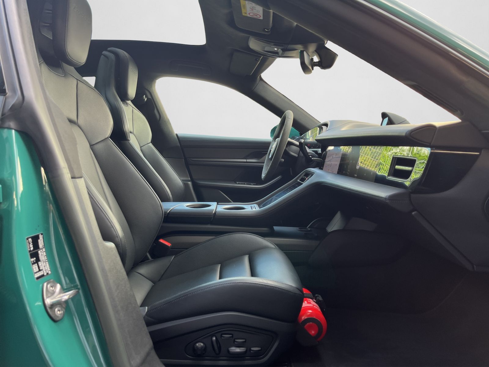 Porsche Taycan Turbo S PTS Smyrnagrün,Sitzbel.