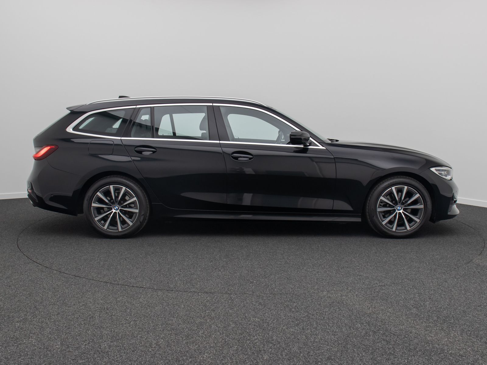 BMW 320d Sport Line - Samsaru's Car Outlet