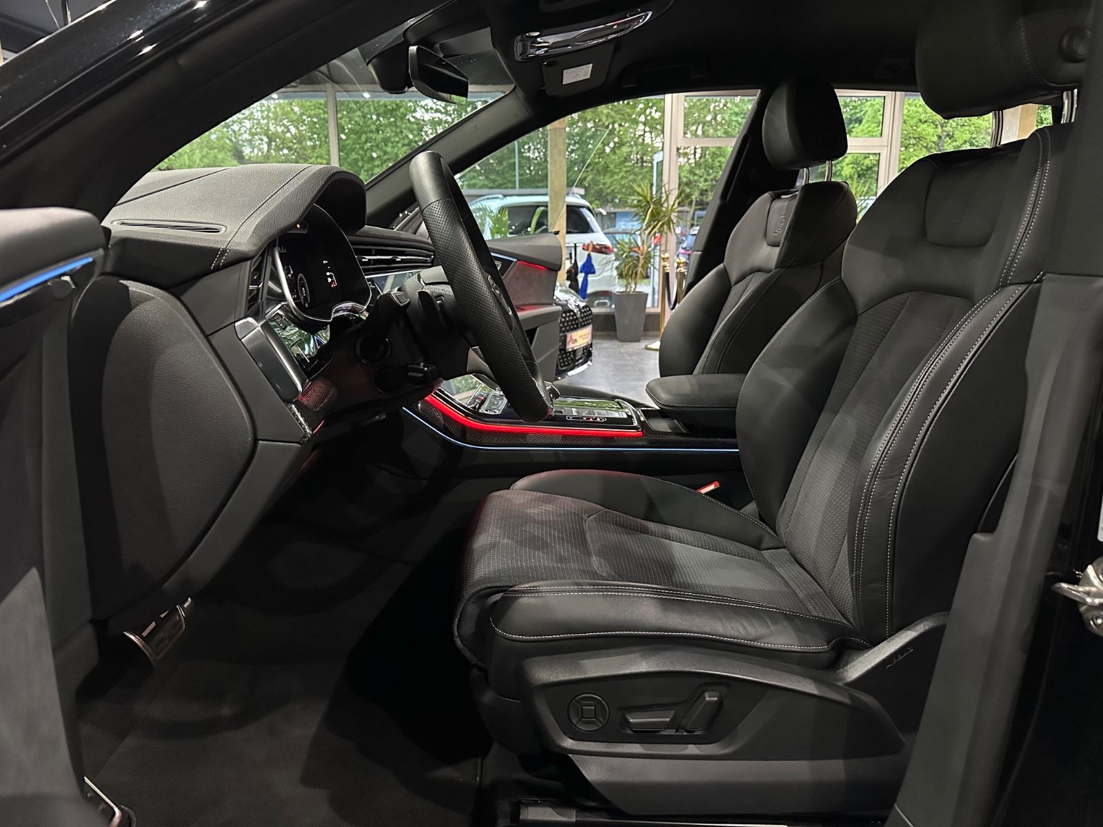 Audi Q8 quattro Competition S Line / Carbon/ Matrix