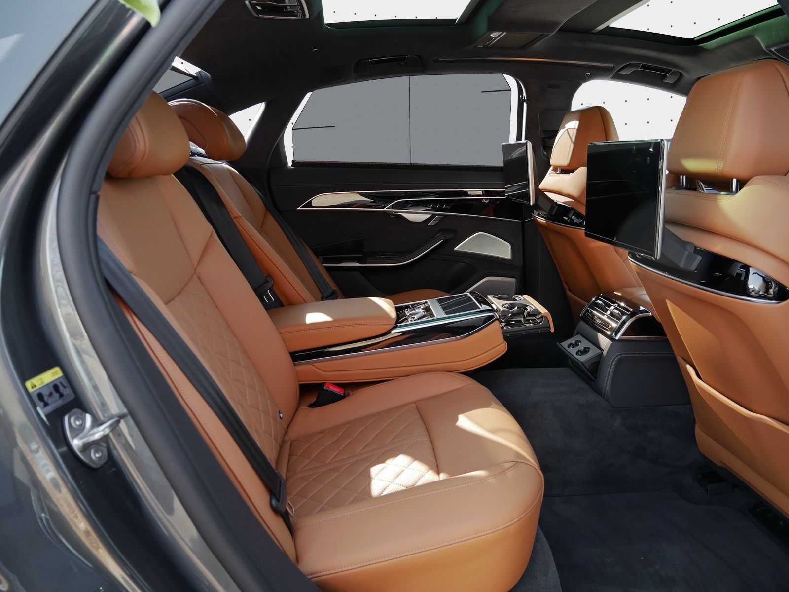 Audi A8 L 60 TFSI S-Line - Samsaru's Car Outlet